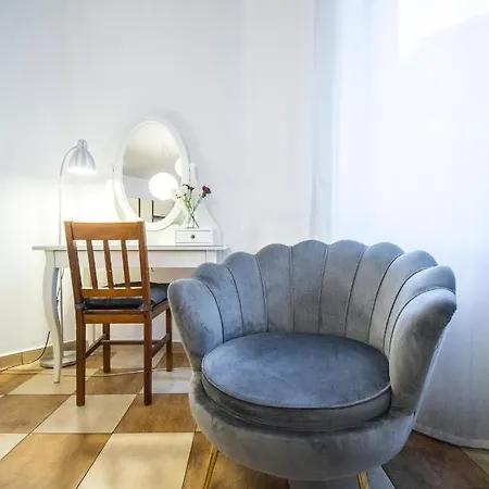 Lion - Your Own In Cracow 克拉科夫